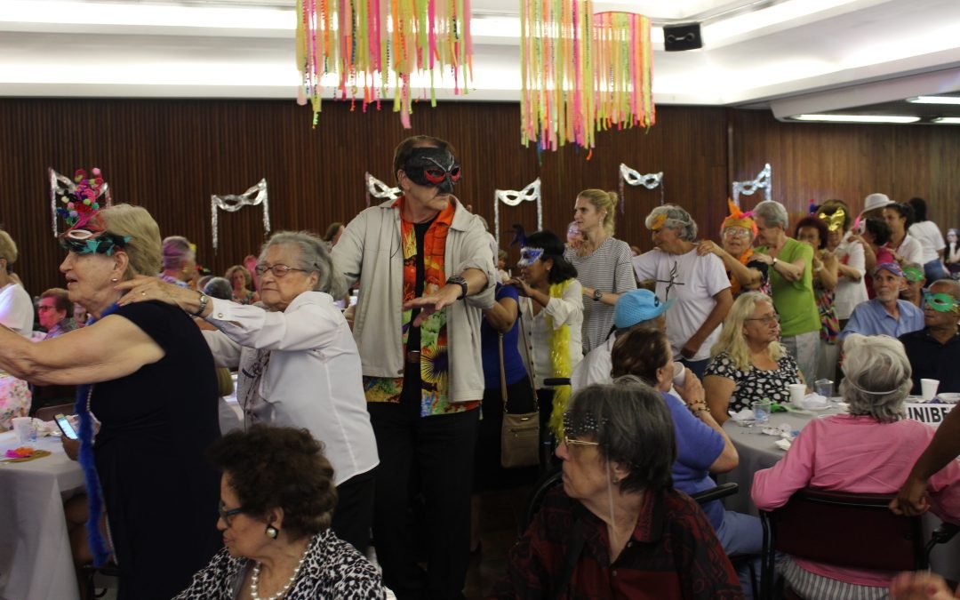 Baile de Purim Clube das Vovós da CIP