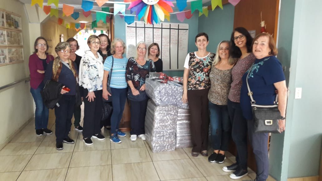 Doação de cobertores e meias – Casa de Acolhida Especial para Idosos Casa Verde