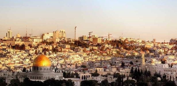 Construindo Israel… Mesmo à distância