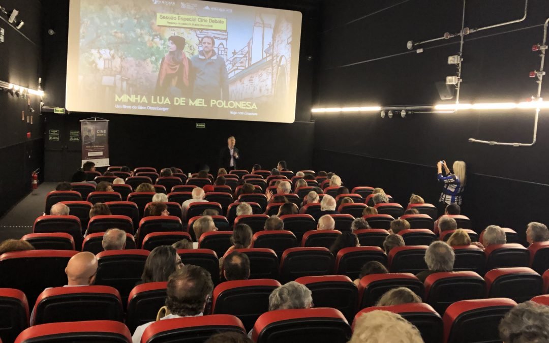 Sala cheia para o Cine Debate Minha Lua de Mel Polonesa.