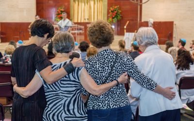 Sinagoga cheia marca o Shacharit 80+ na CIP