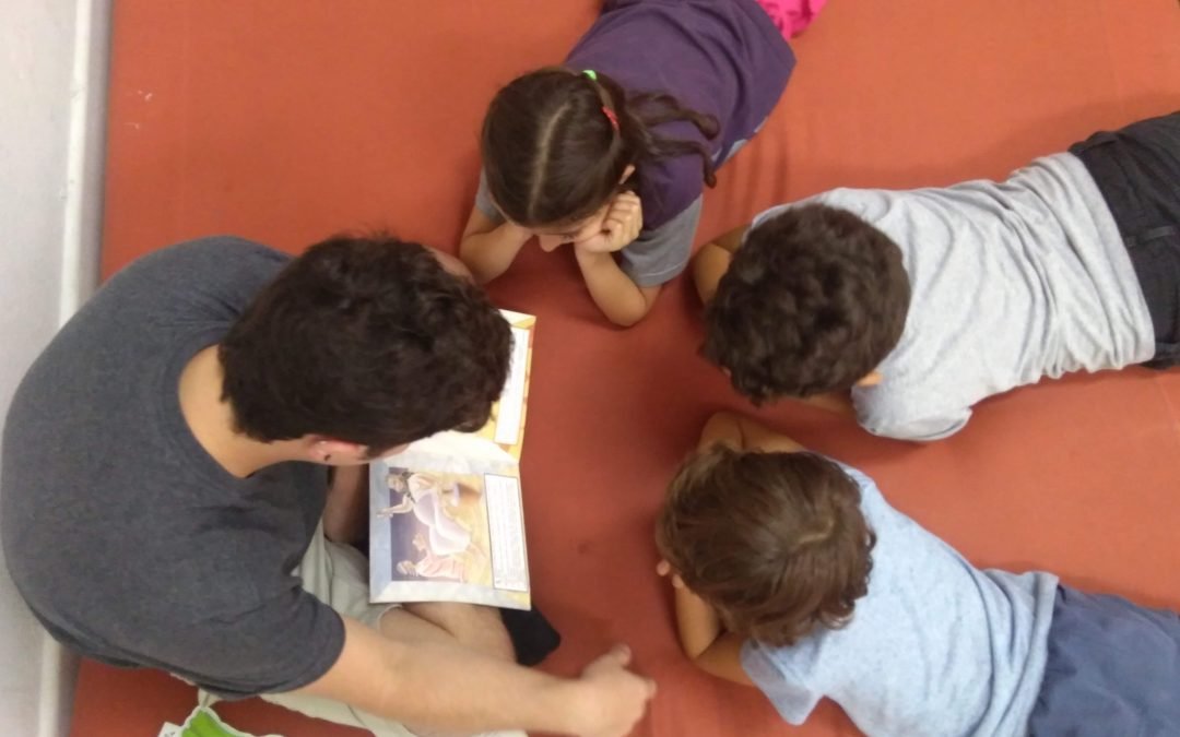 Programa de Ktanim aborda Purim com as crianças