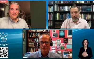 Rabinos Michel Schlesinger e Rogério Cukierman debatem sobre religião e ciência com Marcelo Gleiser