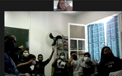 Madrichim das tnuot participam de atividade com grupo do Lar das Crianças