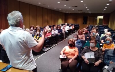 Curso de boas práticas com o smartphone para a Maturidade teve sua primeira aula