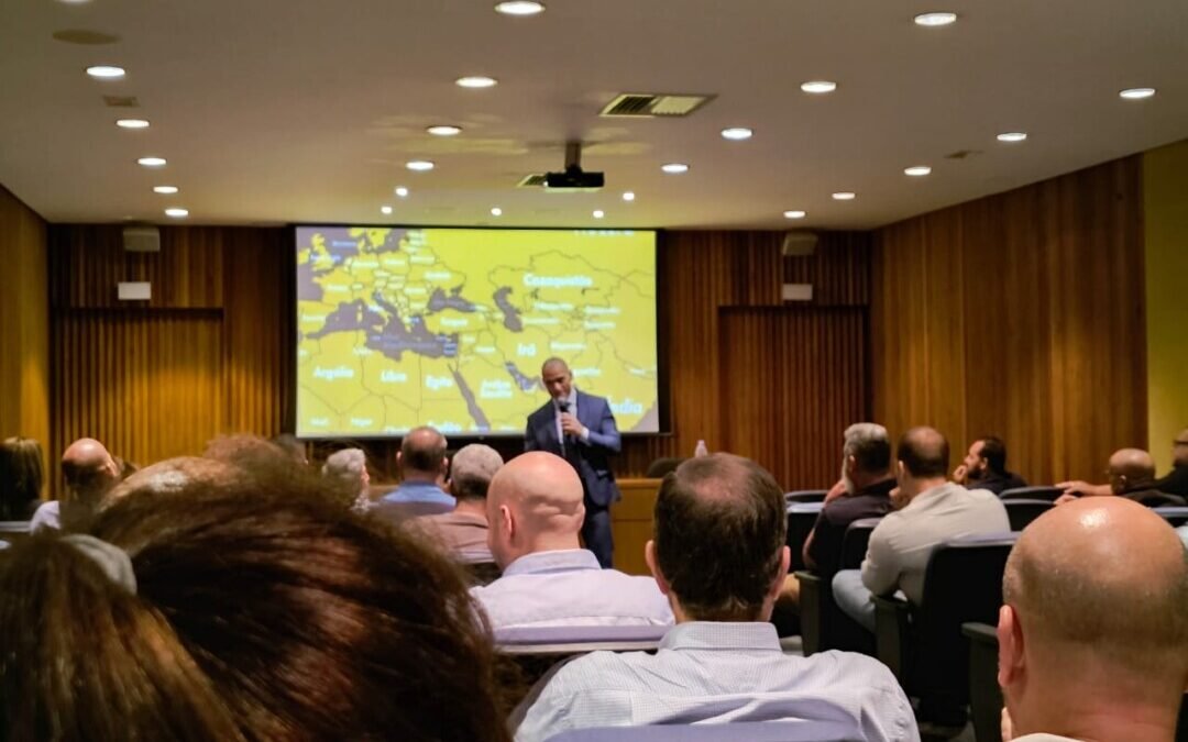 Prof. Heni Ozi Cukier ministra palestra “Israel em Guerra” para profissionais da segurança