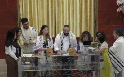 CIP homenageia voluntários em shacharit especial