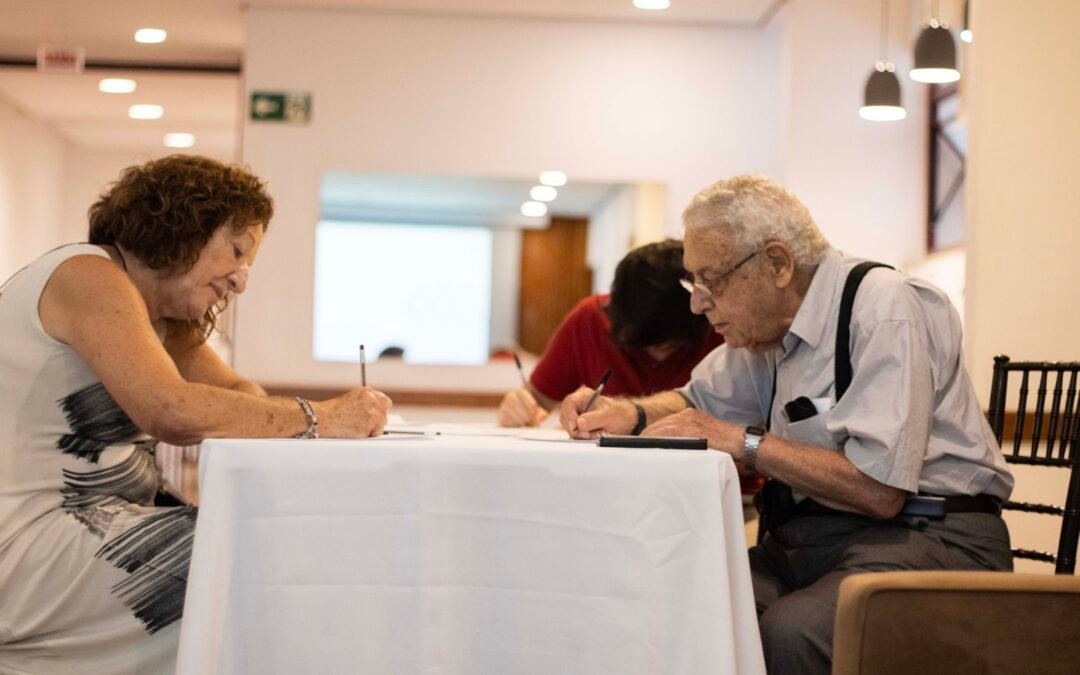 Oficina de escrita criativa transforma memórias da comunidade em narrativas pelos 90 anos da CIP